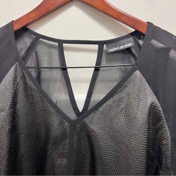 DKNY Jeans Black Flowy Vneck Semi Sheer Blouse Size 1x NWT - Picture 6 of 9